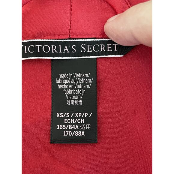 Victoria's Secret Robe Size XS/S Red Satin Ruffle Bell Sleeve Vampire Devilish - Picture 5 of 8